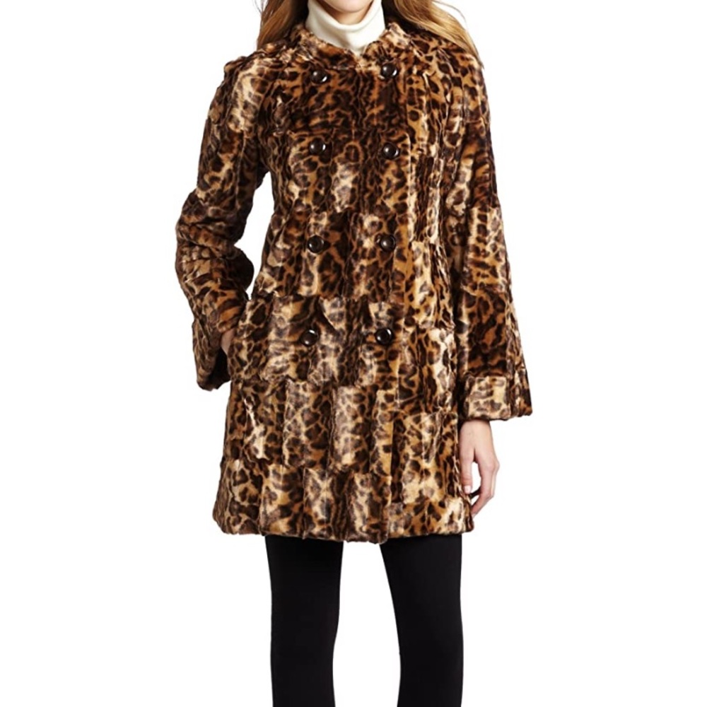 Trina Turk faux fur leopard print coat in medium.